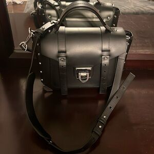 MICHAEL KORS Manhattan black leather crossbody